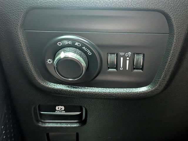 Used 2023 Jeep Grand Cherokee L Laredo AWD/4WD image 28