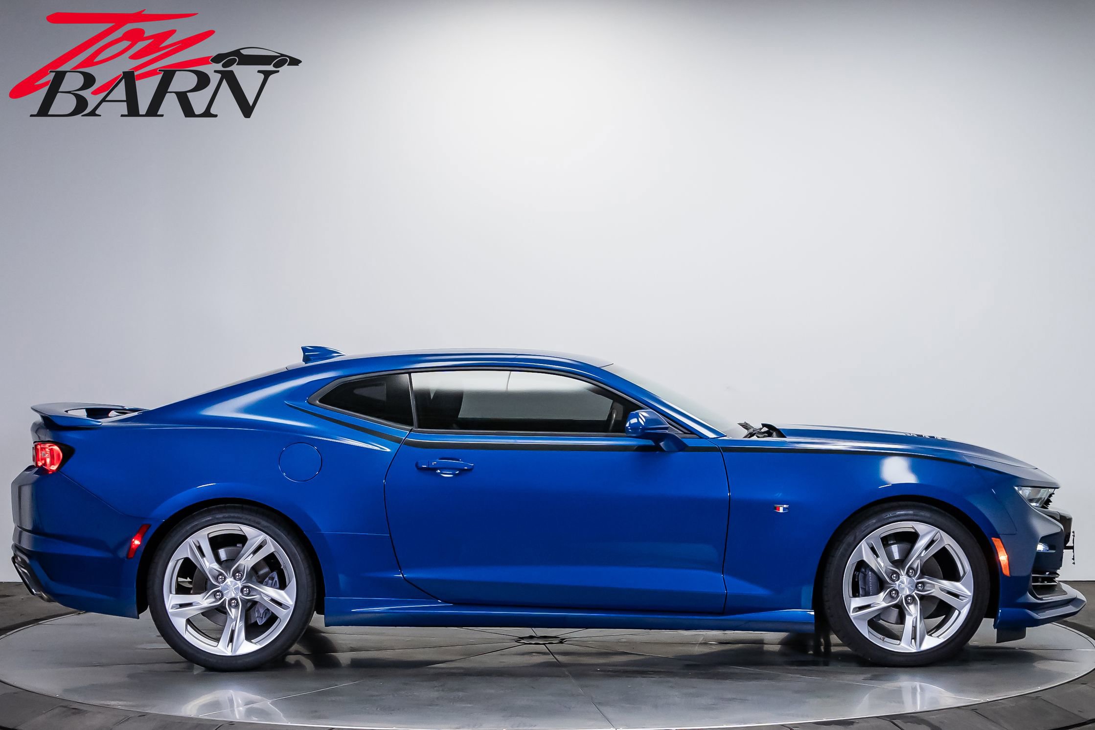 Used 2019 Chevrolet Camaro SS RWD image 6