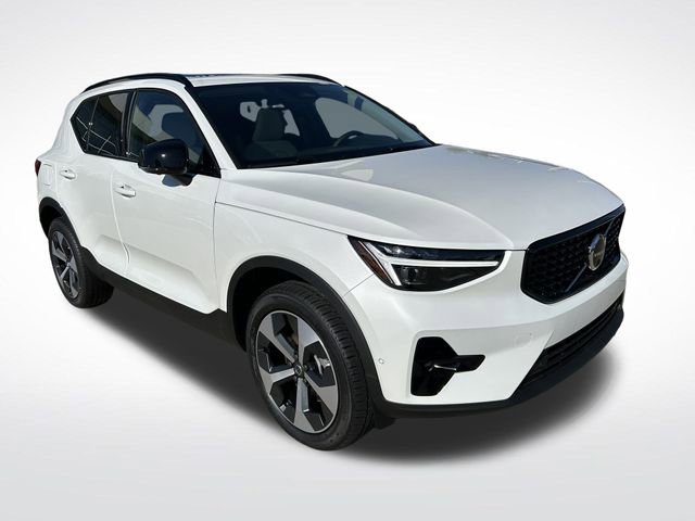 New 2026 Volvo XC40 B5 Plus w/ Climate Package image 2