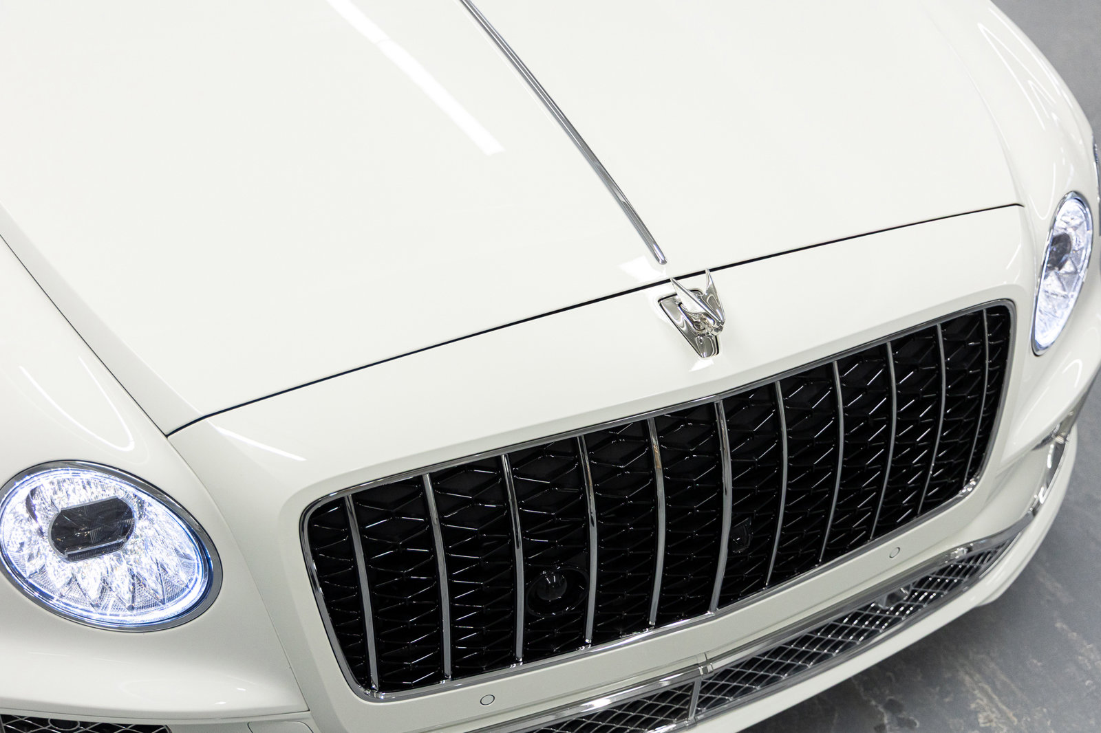 Certified 2026 Bentley Flying Spur Plug-In Hybrid image 15