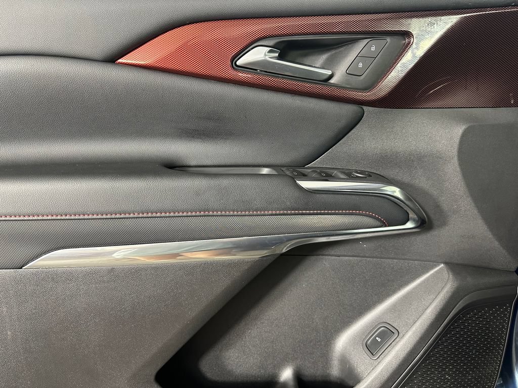 Used 2025 Chevrolet Traverse Z71 w/ LPO, Floor Liner Package AWD/4WD image 26