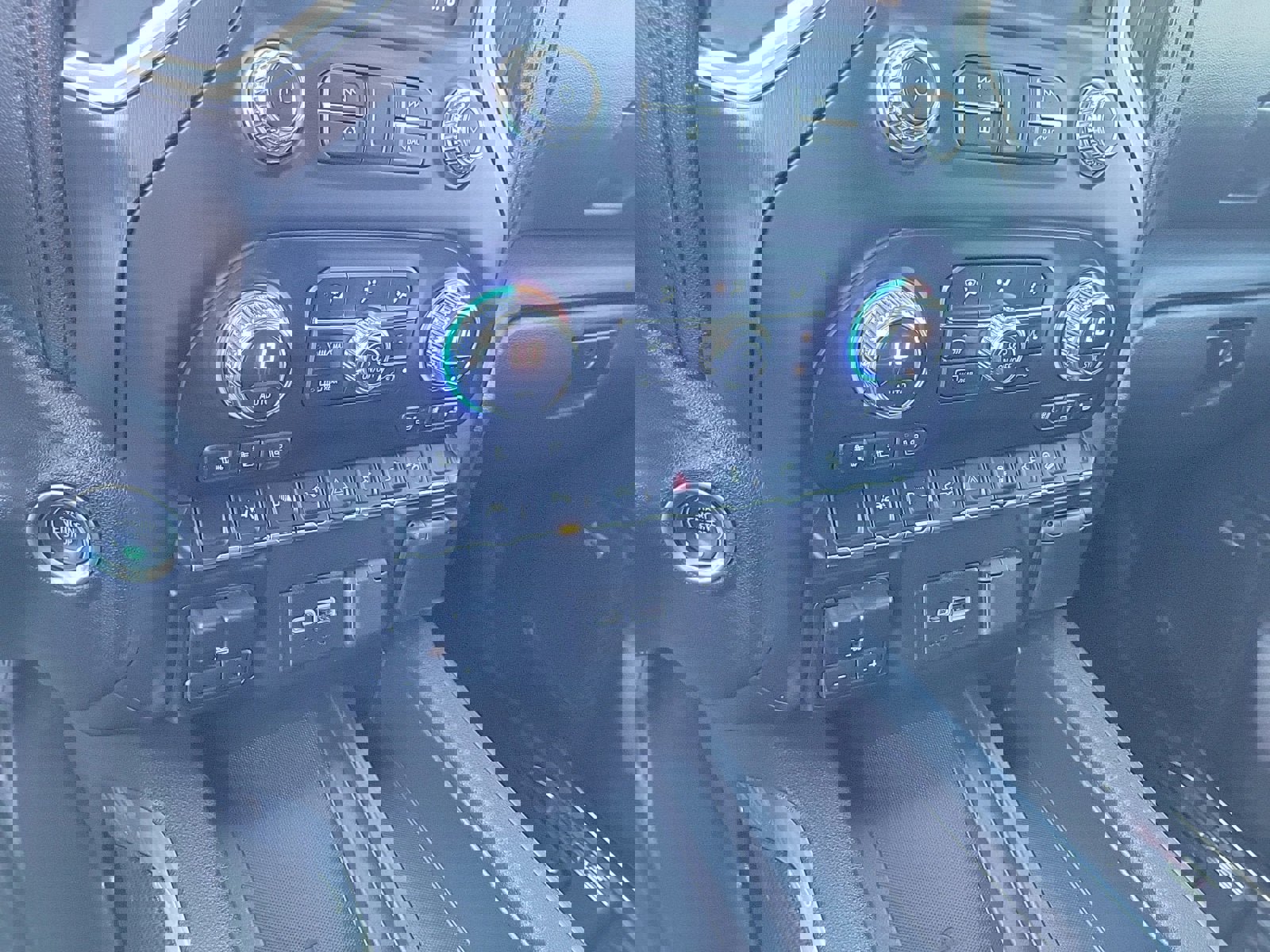 Used 2022 GMC Sierra 1500 AT4 w/ AT4 Premium Package image 23