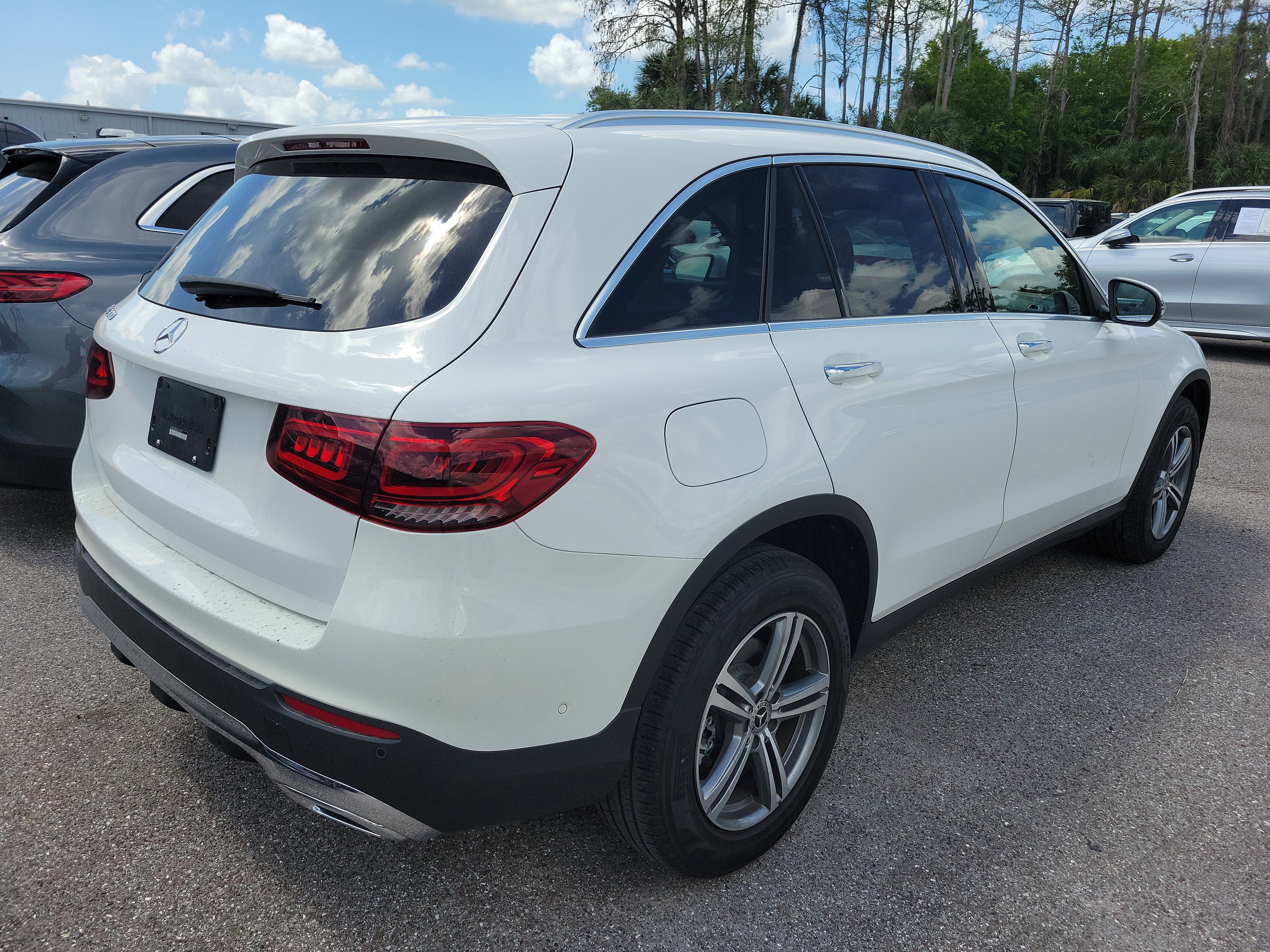 Certified 2022 Mercedes-Benz GLC 300 w/ Premium Package Lite image 3