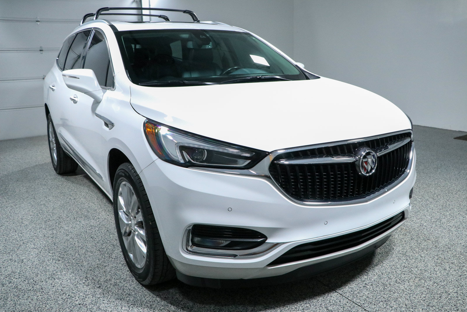 Used 2020 Buick Enclave Premium w/ Sun and Sites Package FWD image 5
