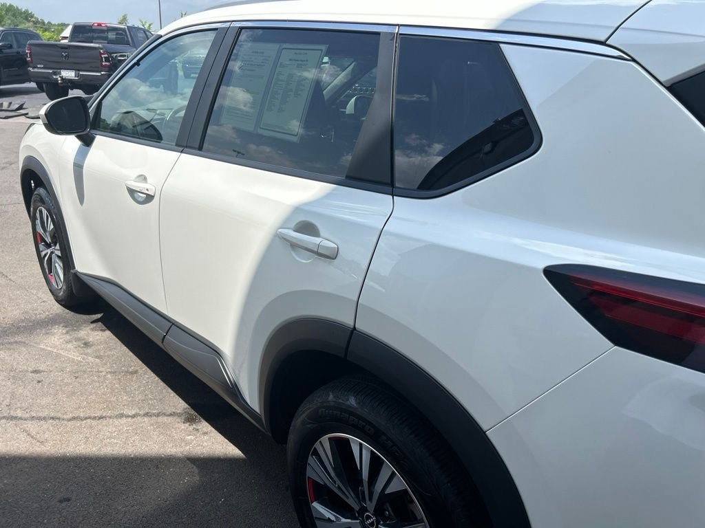 Used 2023 Nissan Rogue SV w/ SV Premium B Package AWD/4WD image 4