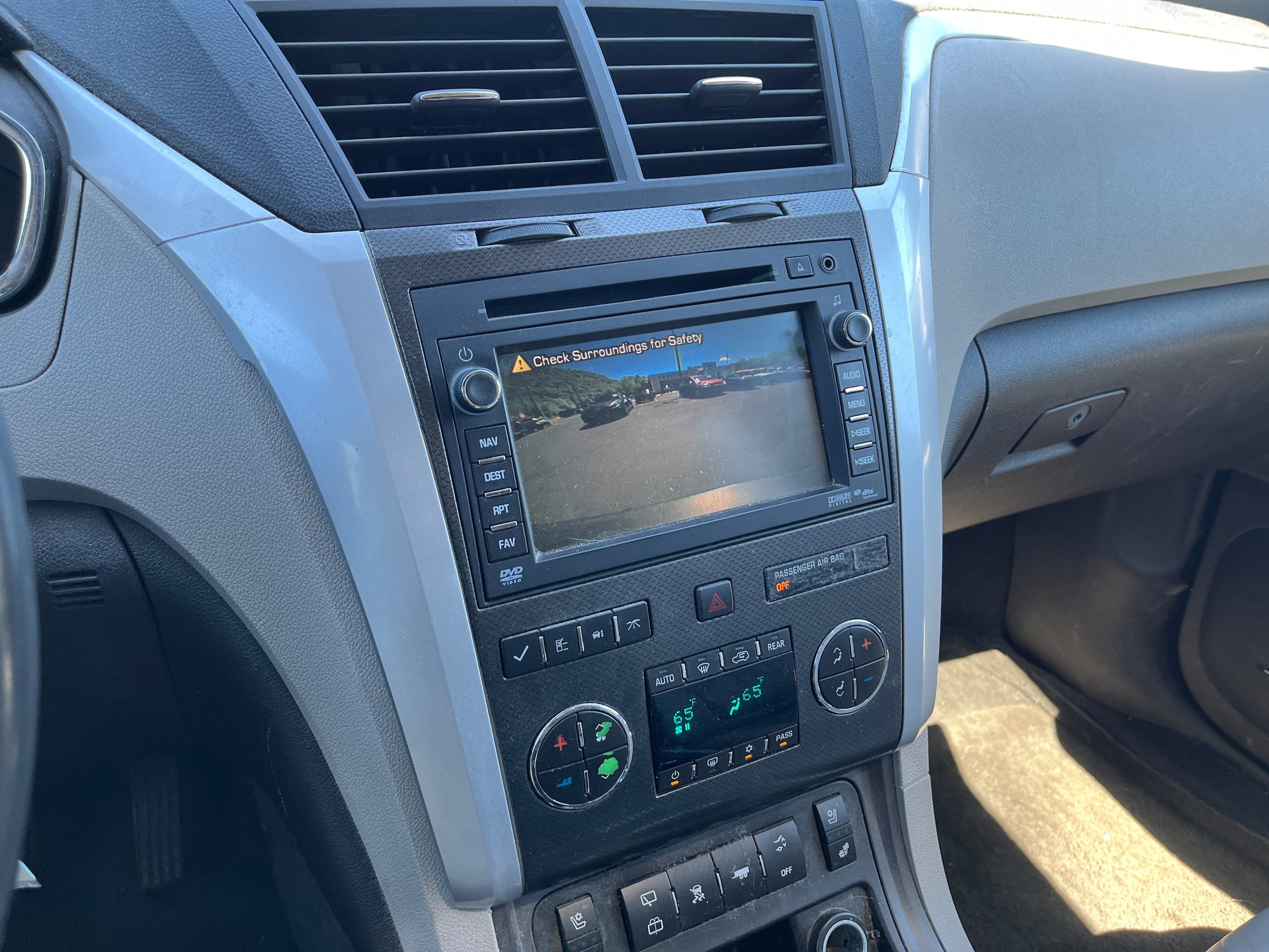 Used 2010 Chevrolet Traverse LTZ AWD/4WD image 18