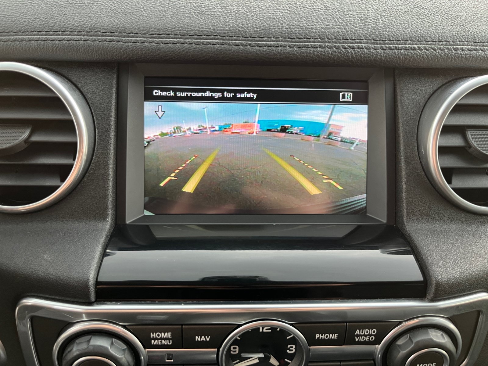 Used 2015 Land Rover LR4 HSE AWD/4WD image 29