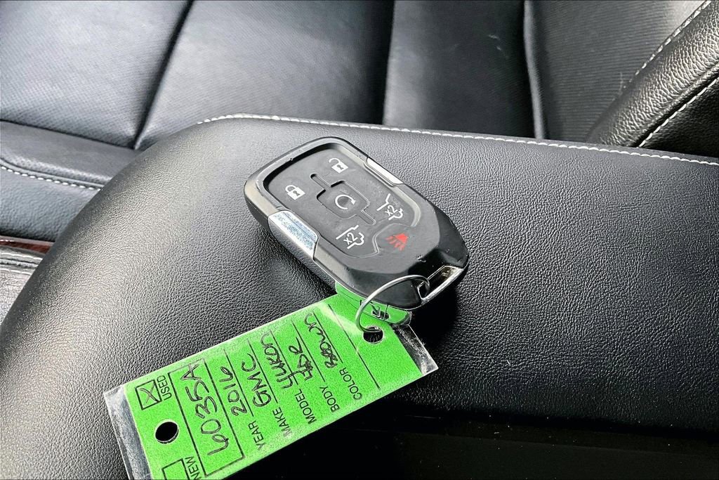 Used 2016 GMC Yukon SLT AWD/4WD image 12