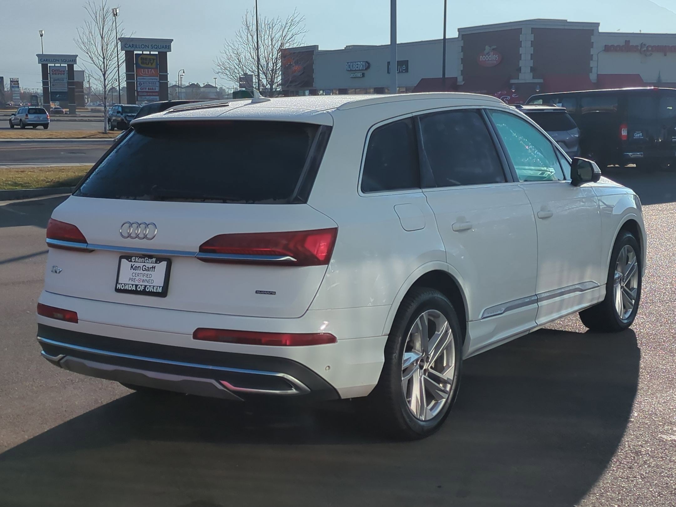 Used 2022 Audi Q7 Premium Plus image 3