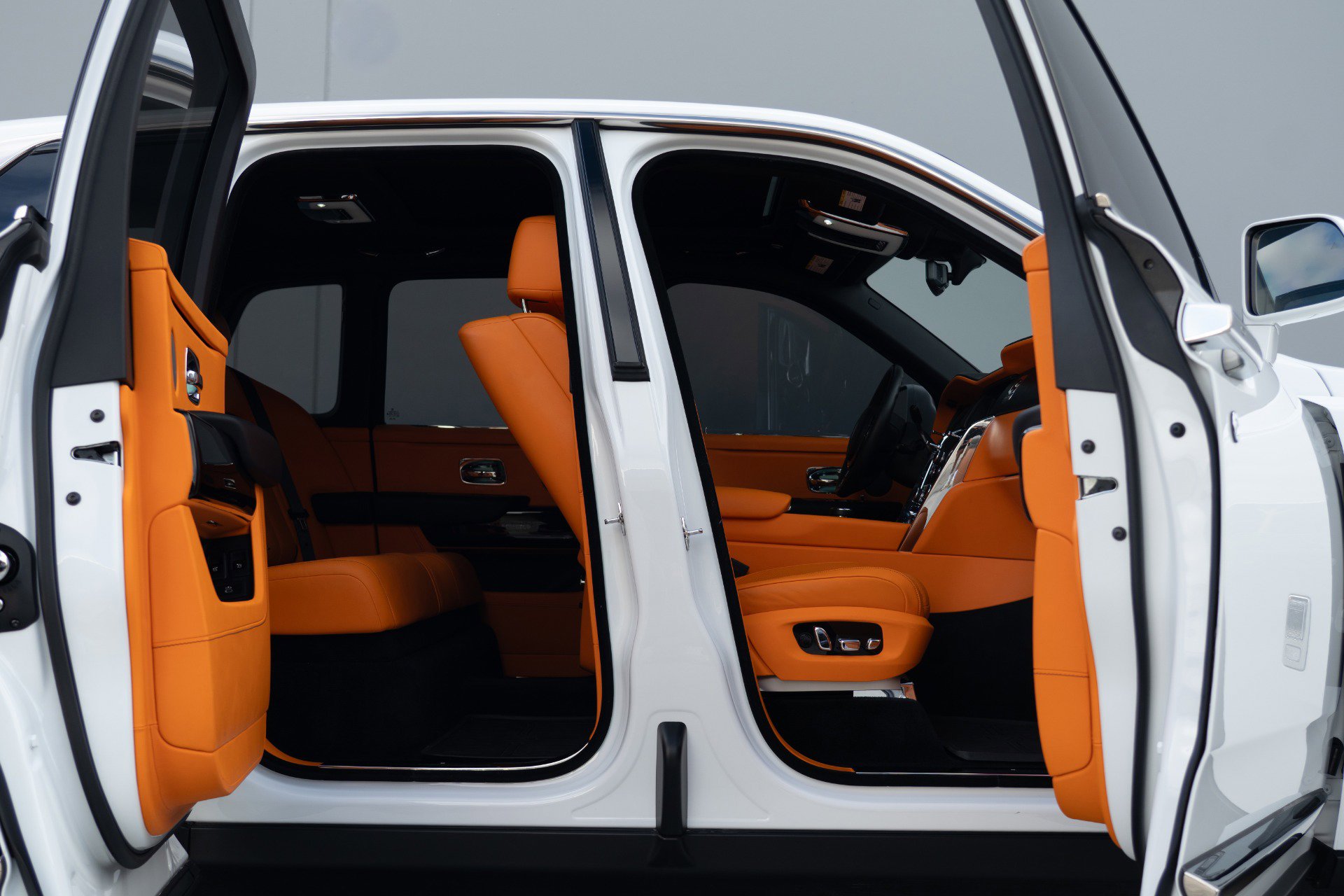 Used 2022 Rolls-Royce Cullinan image 5