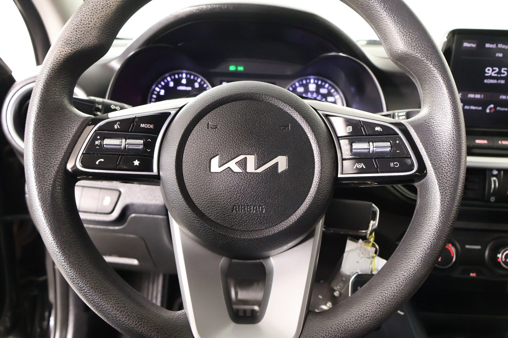 Used 2023 Kia Forte LX FWD image 3