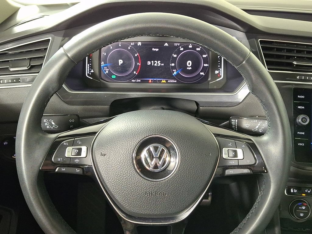 Used 2020 Volkswagen Tiguan SEL AWD/4WD image 19