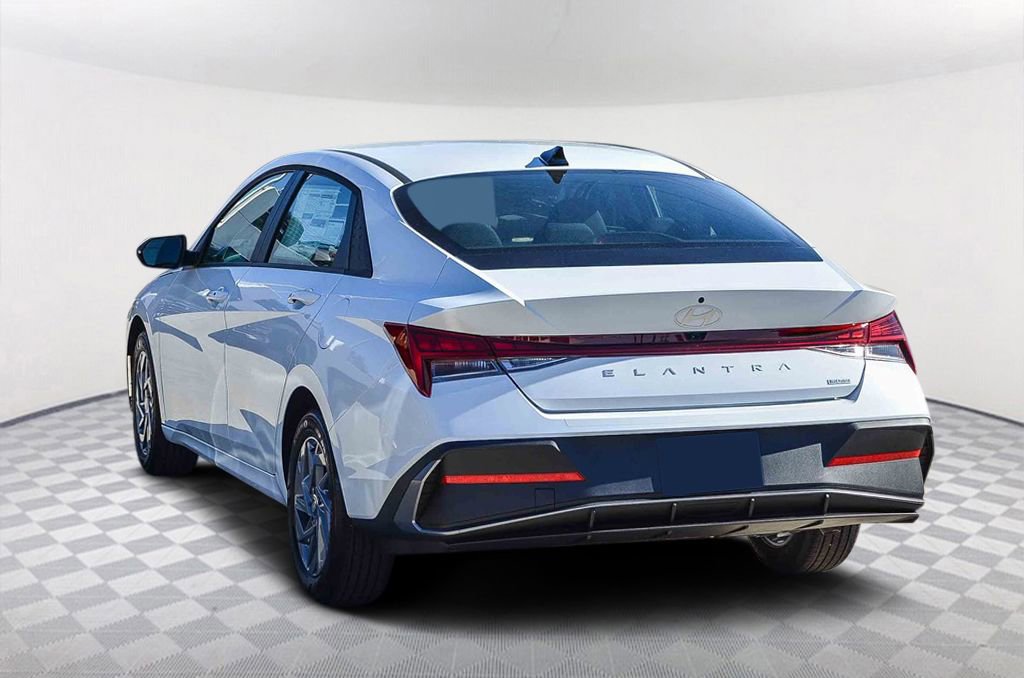 New 2026 Hyundai Elantra Blue image 4