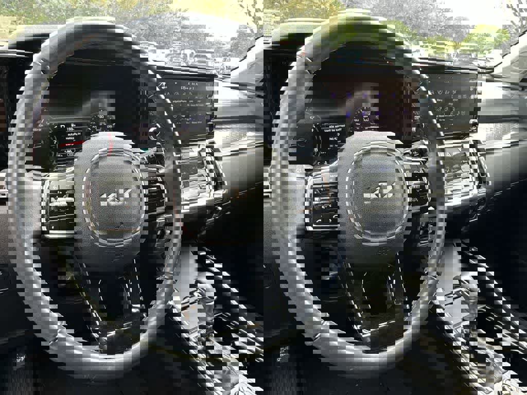 Used 2023 Kia Sorento S image 13