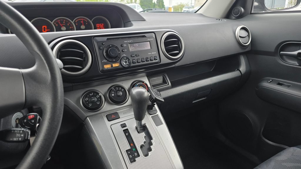 Used 2012 Scion xB FWD image 31