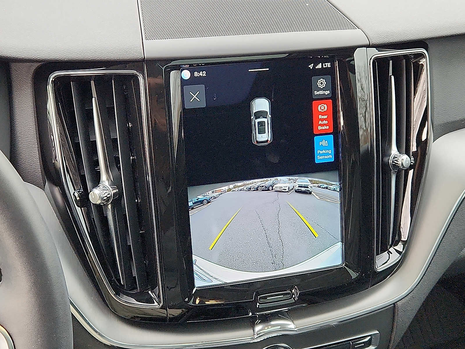 Certified 2023 Volvo XC60 B5 Core w/ Climate Package image 16