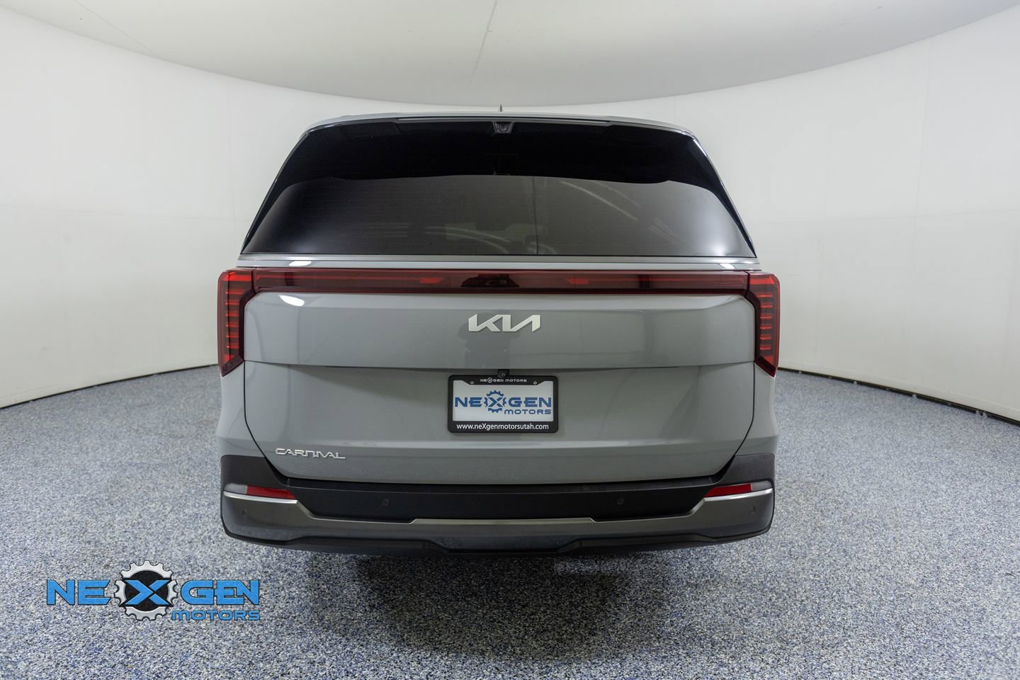 Used 2025 Kia Carnival SX Prestige FWD image 6