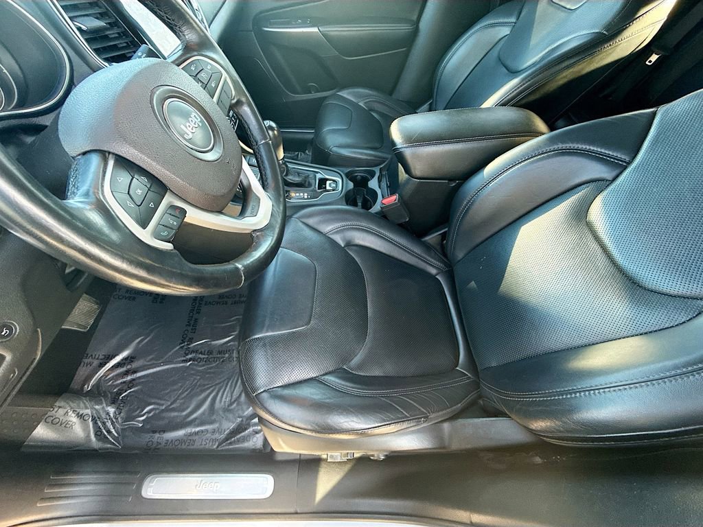 Used 2019 Jeep Cherokee Limited image 18