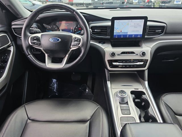 Used 2024 Ford Explorer XLT w/ Equipment Group 202A RWD image 14