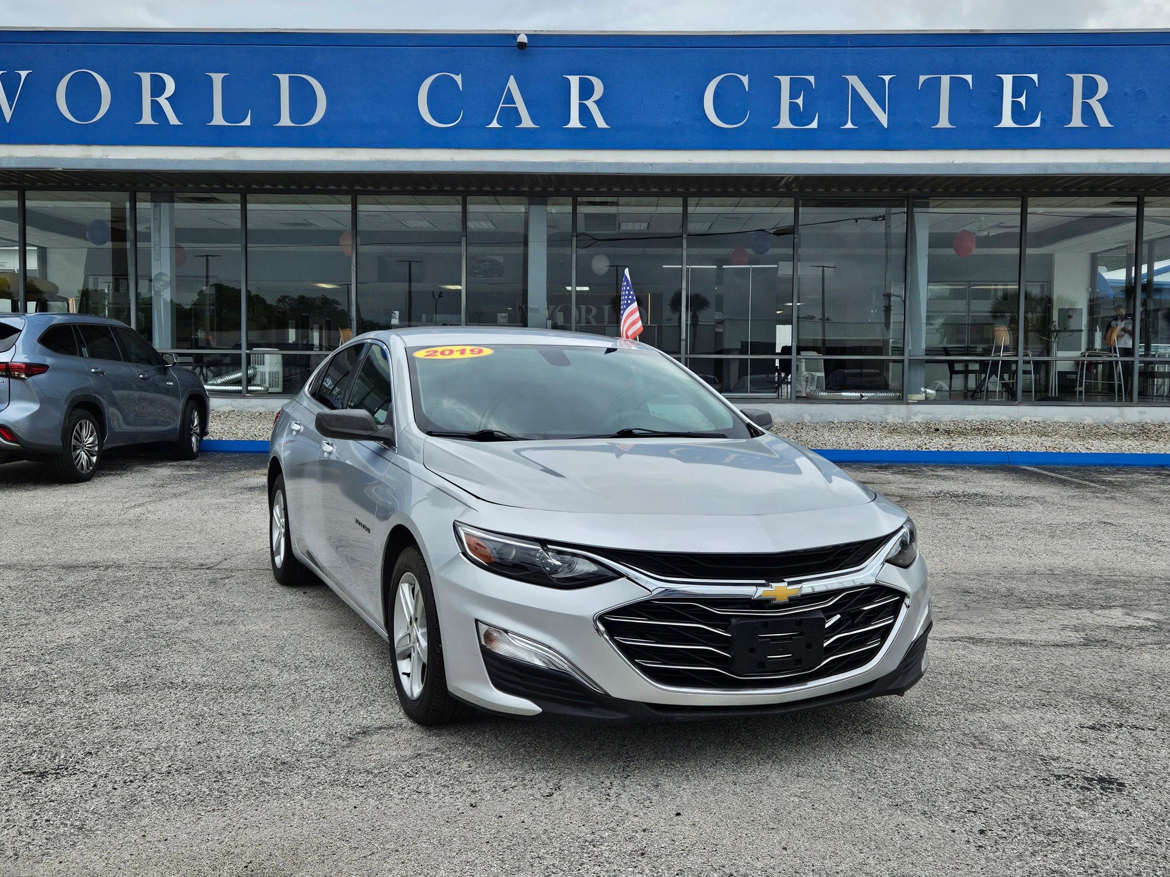 Used 2019 Chevrolet Malibu LS FWD image 1