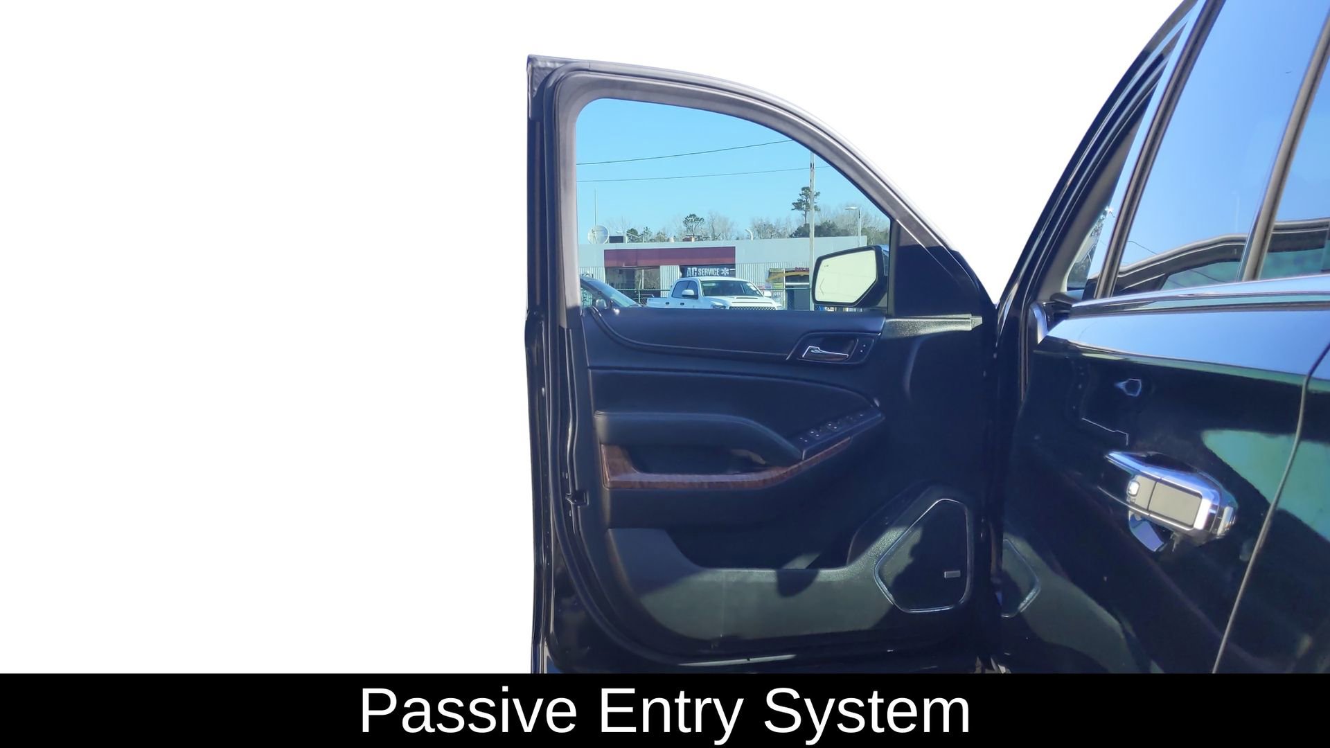 Used 2019 Chevrolet Tahoe Premier w/ Premier Plus Edition AWD/4WD image 16