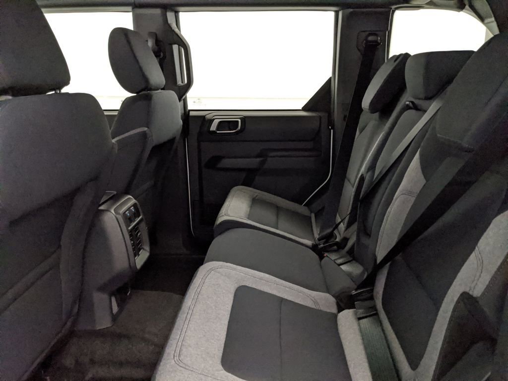New 2025 Ford Bronco 4-Door image 23