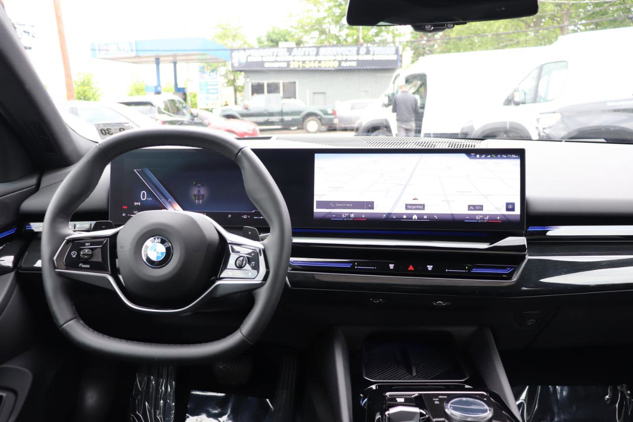 Used 2026 BMW 530i xDrive AWD/4WD image 17