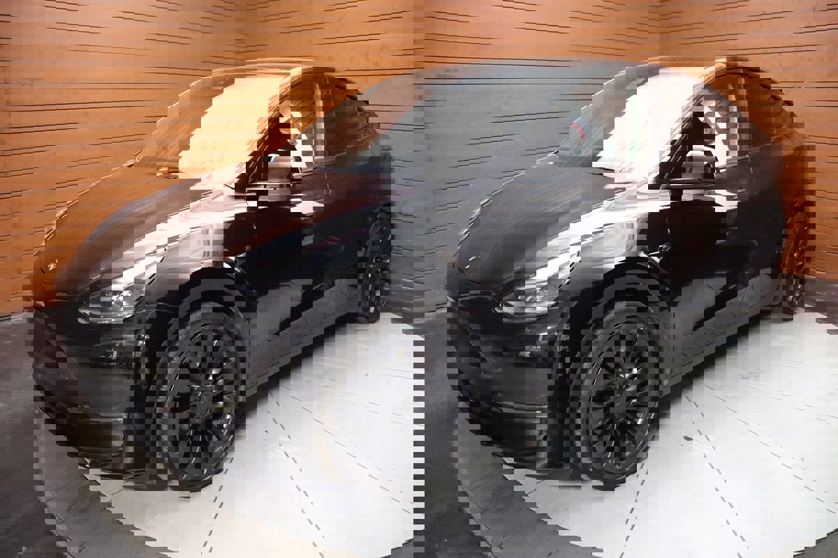 Used 2022 Tesla Model Y Performance image 3
