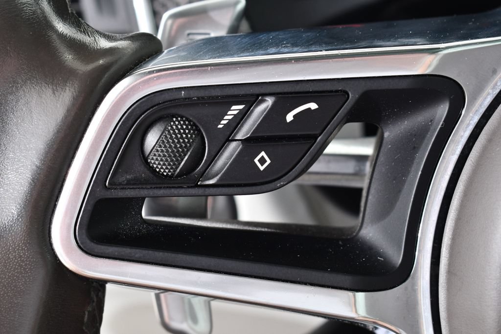 Used 2018 Porsche Macan GTS AWD/4WD image 34