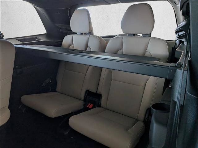 New 2026 Volvo XC90 B5 Plus w/ Protection Package AWD/4WD image 18