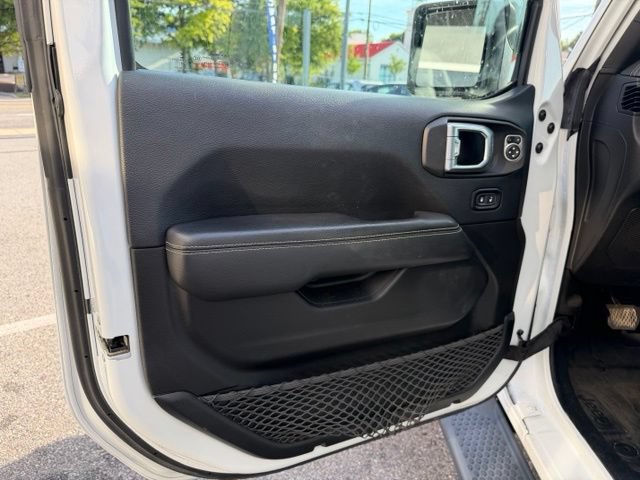 Used 2019 Jeep Wrangler Unlimited Sahara w/ LED Lighting Group AWD/4WD image 10