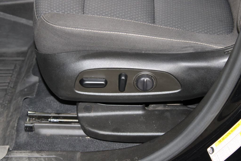 Used 2022 GMC Acadia SLE w/ Driver Convenience Package image 19