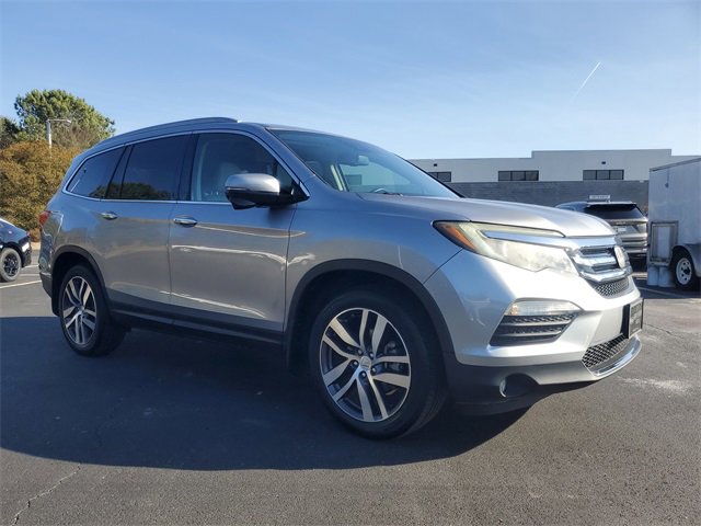 Used 2017 Honda Pilot Touring image 3