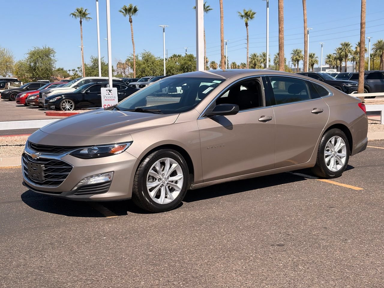 Used 2023 Chevrolet Malibu LT FWD image 2