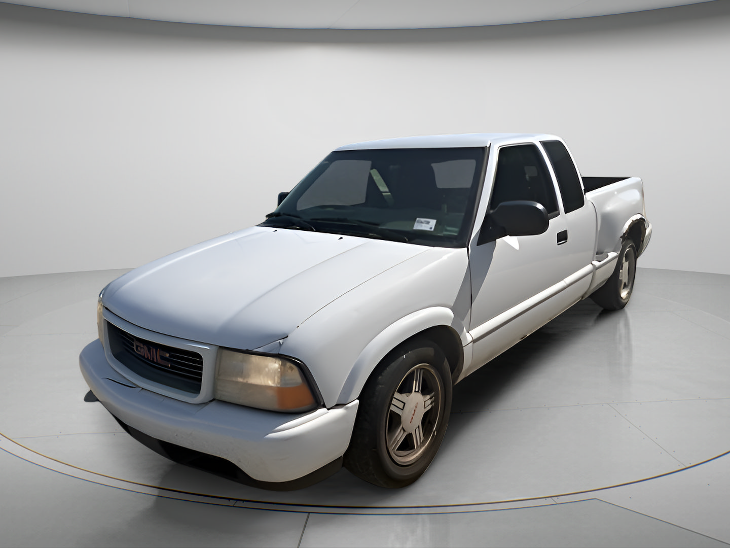 Used 2000 GMC Sonoma SLS w/ SLS "Hot Looks" Pkg RWD image 2
