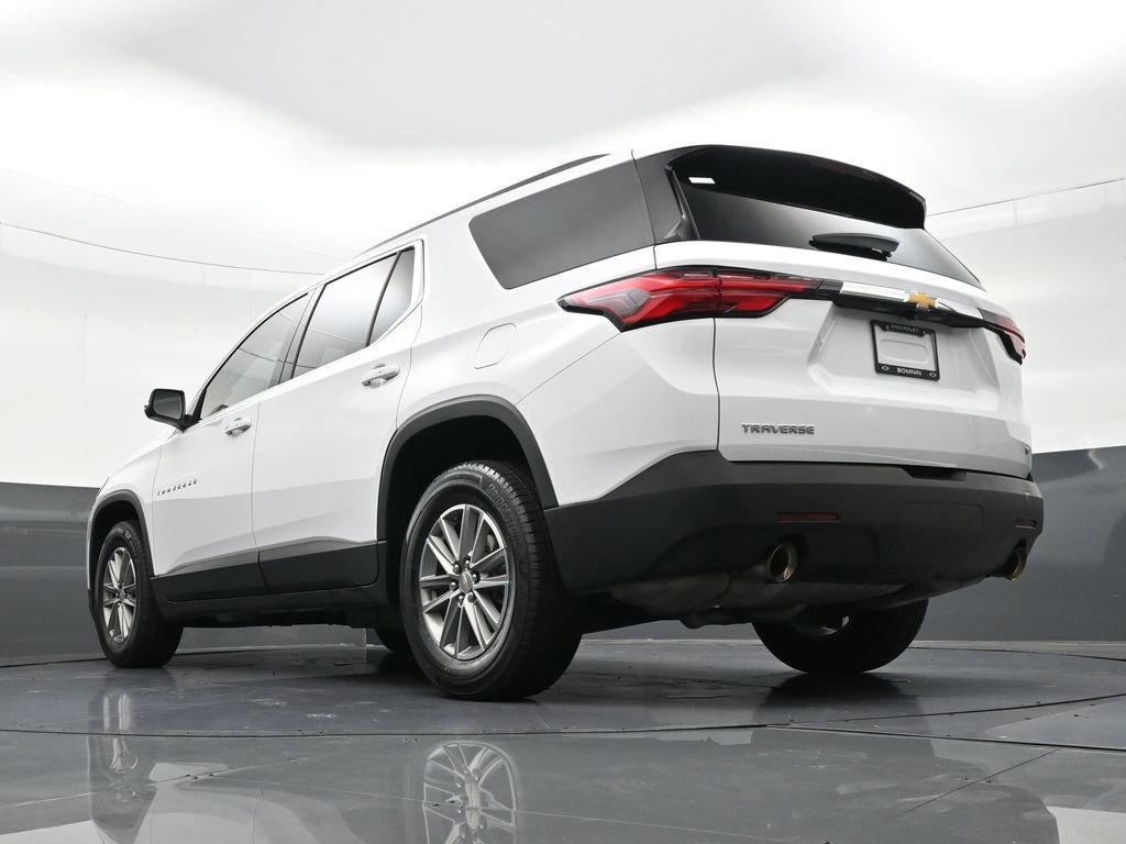 Used 2023 Chevrolet Traverse LT image 34