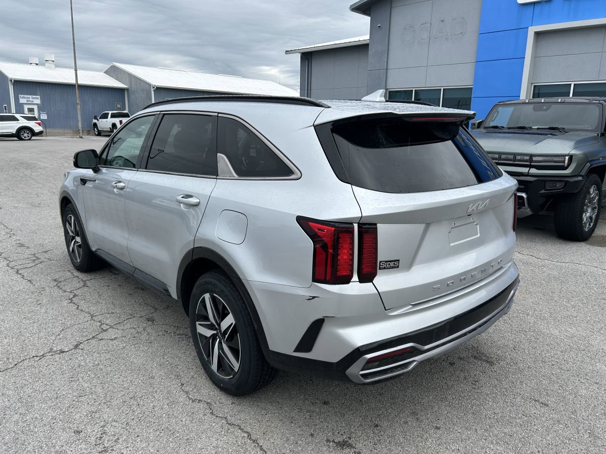Used 2022 Kia Sorento S w/ Panoramic Sunroof Package FWD image 6