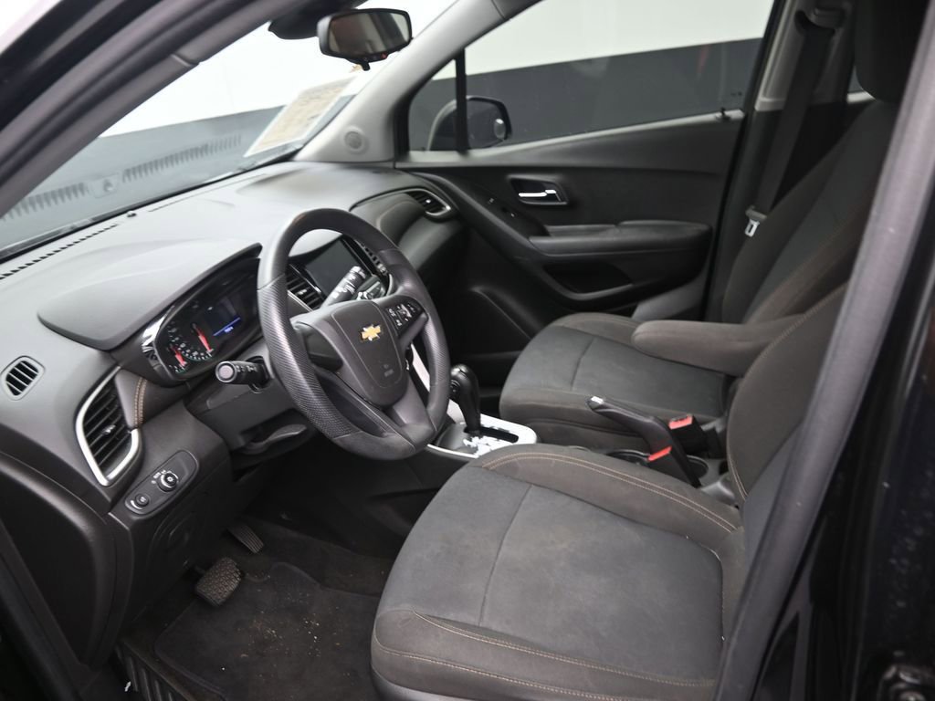 Used 2020 Chevrolet Trax LS image 12