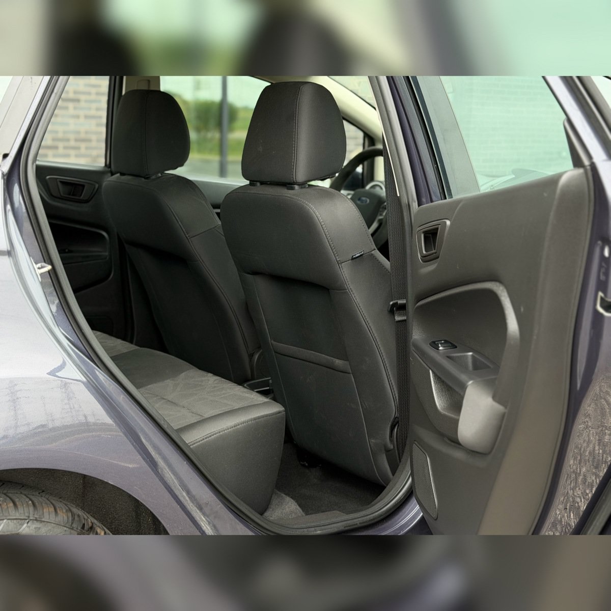 Used 2013 Ford Fiesta SE FWD image 8