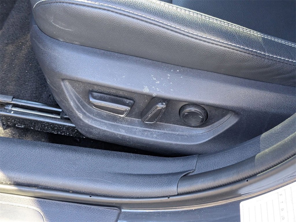 Used 2025 Toyota Camry SE image 16