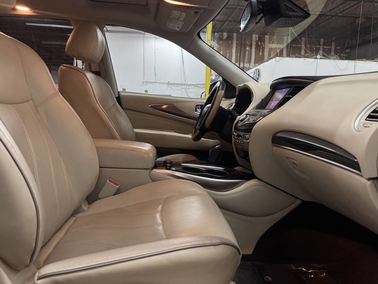 Used 2019 INFINITI QX60 Luxe w/ Essential Package image 19