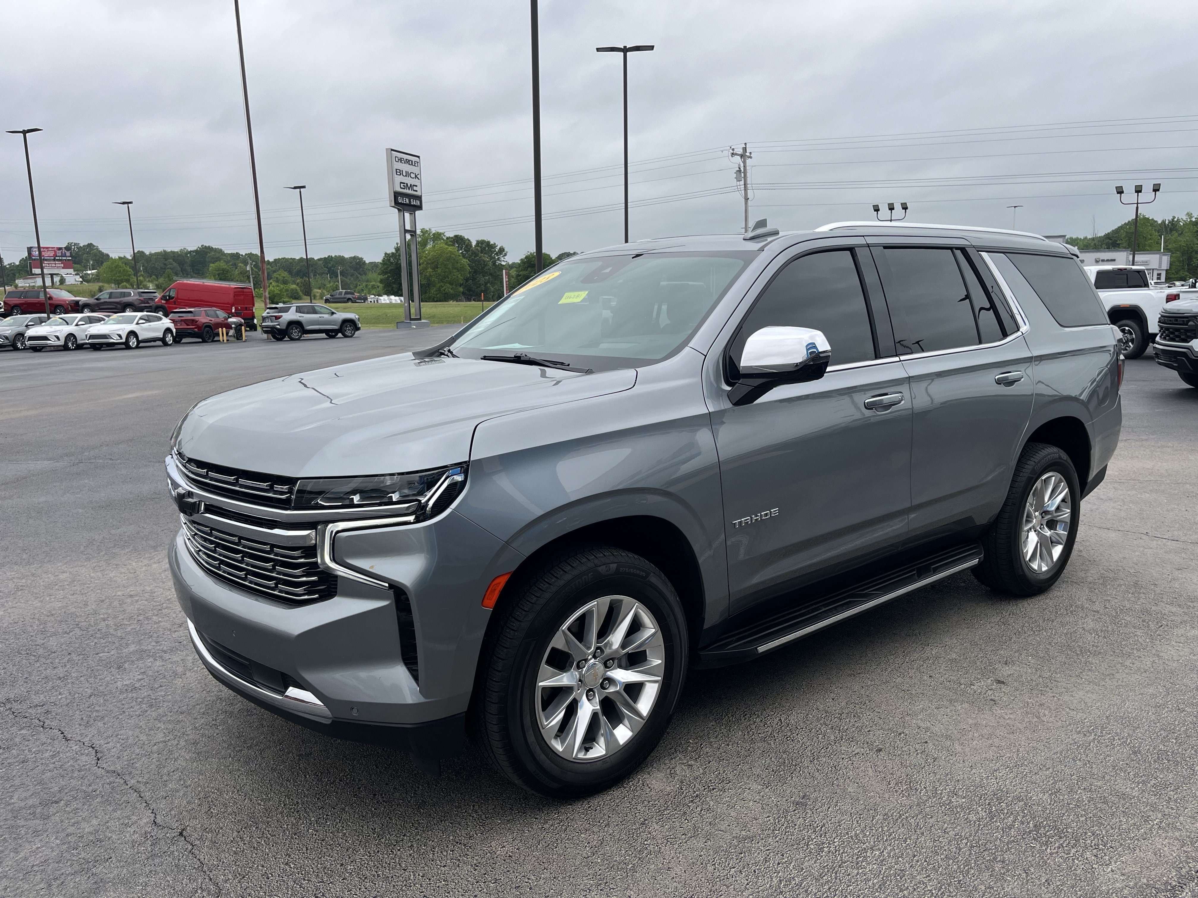 Used 2023 Chevrolet Tahoe Premier w/ Premium Package AWD/4WD image 1
