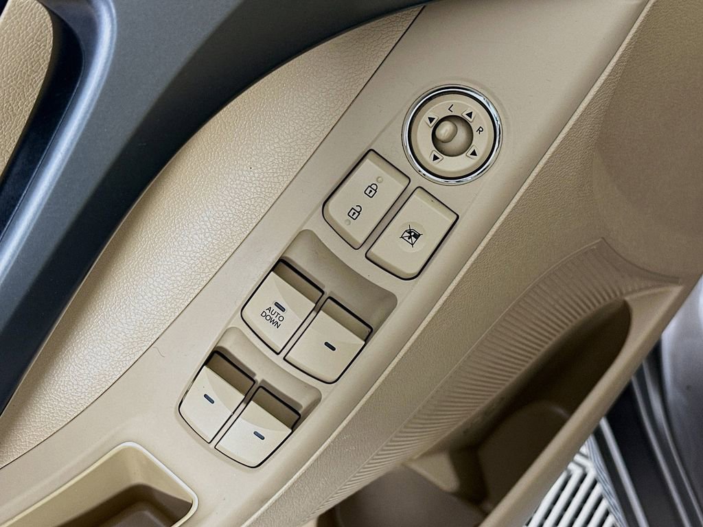 Used 2013 Hyundai Elantra GLS image 21