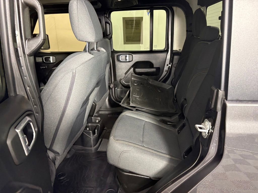 Used 2024 Jeep Gladiator Sport image 28