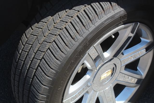 Used 2020 Cadillac Escalade Luxury RWD image 13