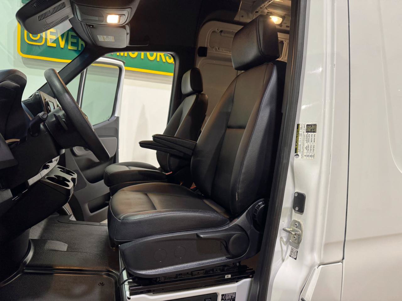 Used 2020 Mercedes-Benz Sprinter 2500 image 12