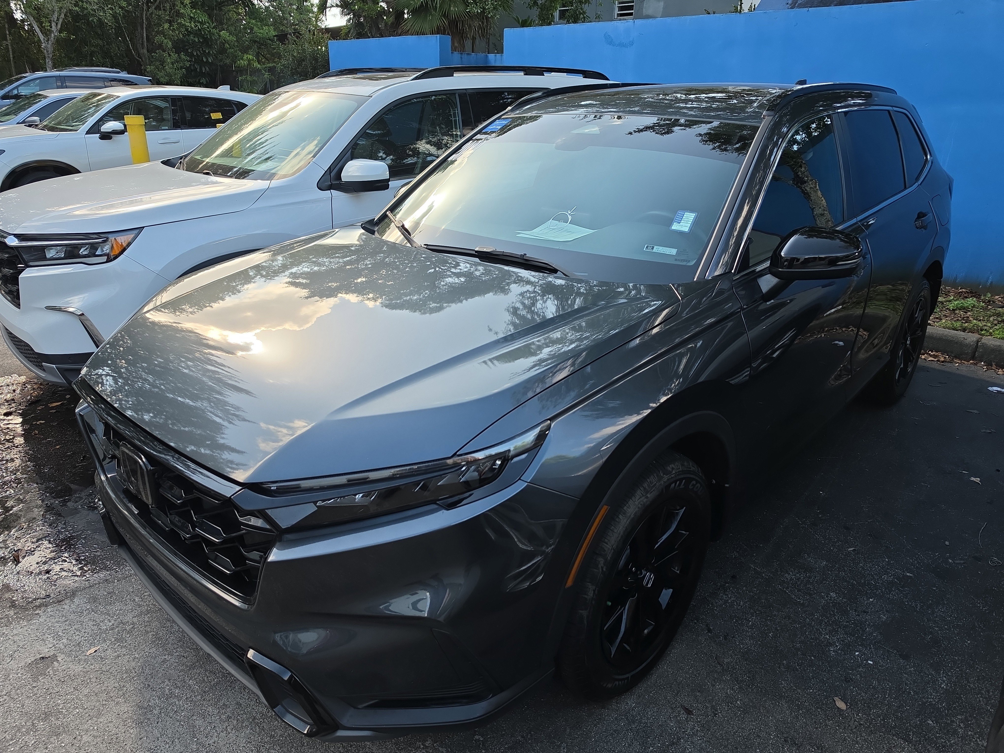 Used 2023 Honda CR-V Sport image 2