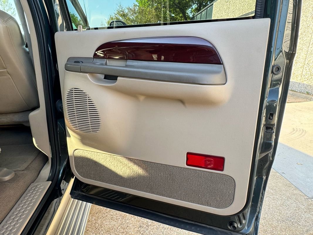 Used 2003 Ford Excursion Limited image 26