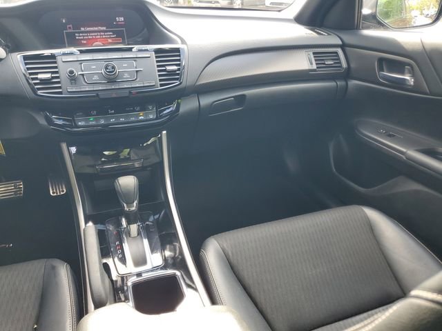 Used 2017 Honda Accord Sport image 15