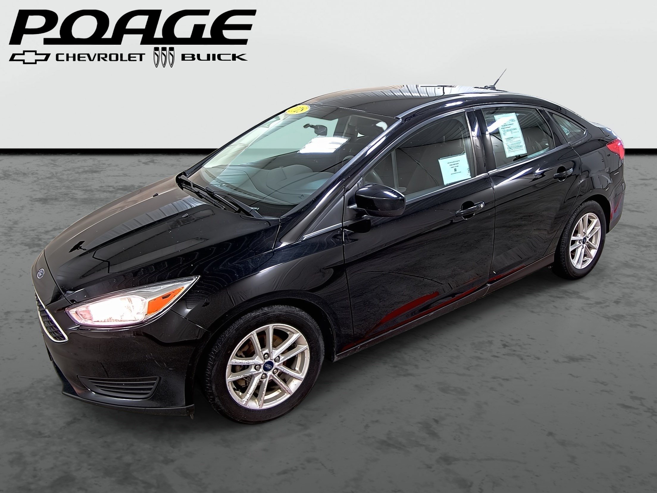 Used 2018 Ford Focus SE FWD image 1